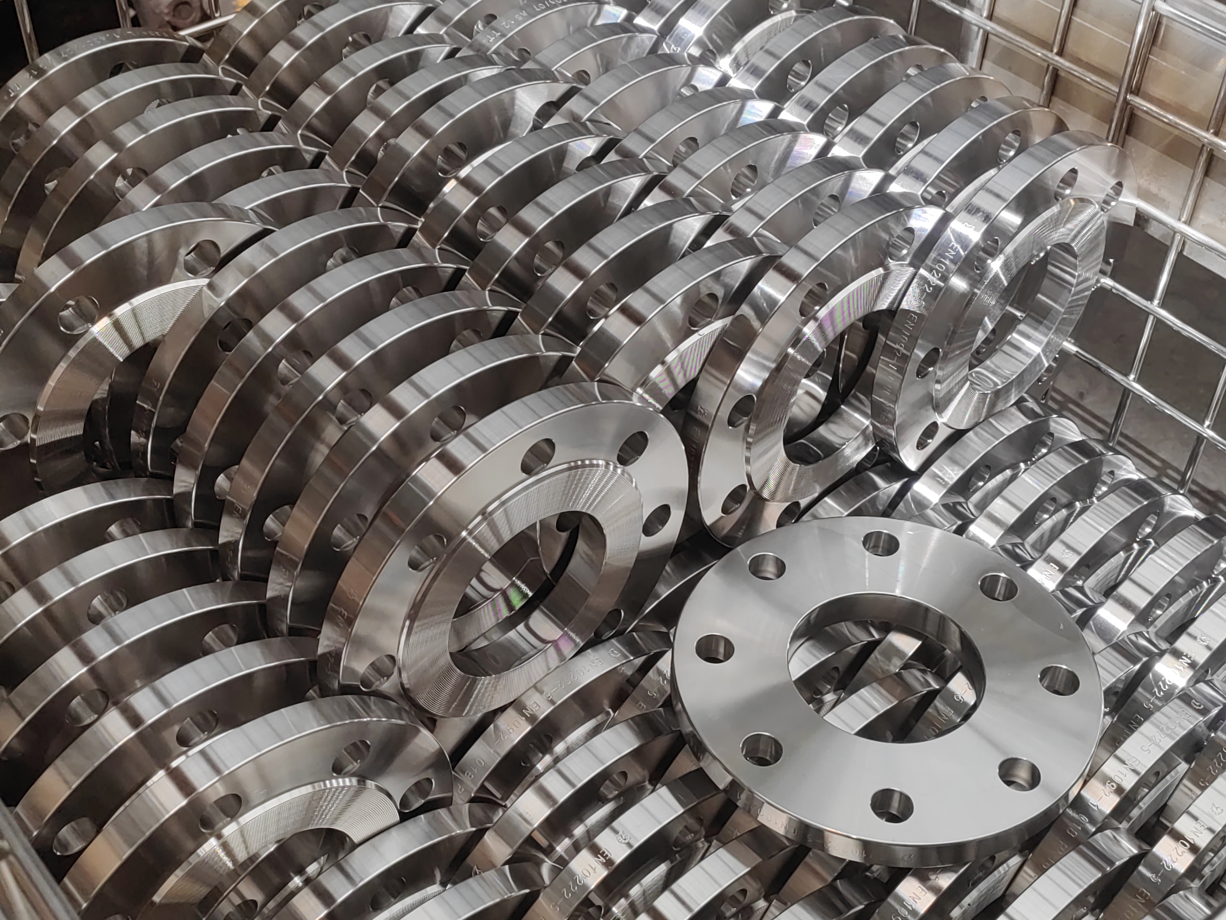 Forged DIN 2633 2632 Chinese Supplying Pn20 DN10-600 Outer Surface Polishing Rtj Flange